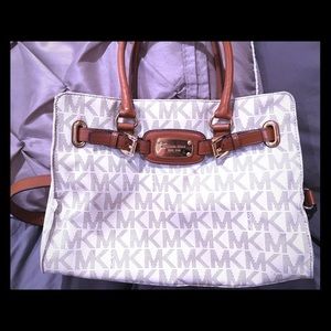 WHITE MONOGRAM MICHAEL KORS TOTE w/ linen bag