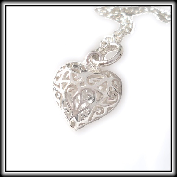 SILVER FILIGREE 'OPEN' HEART NECKLACE      🎉ℋℙ🎉 - Picture 3 of 4