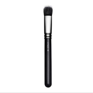 MAC 130 short duo fibre brush