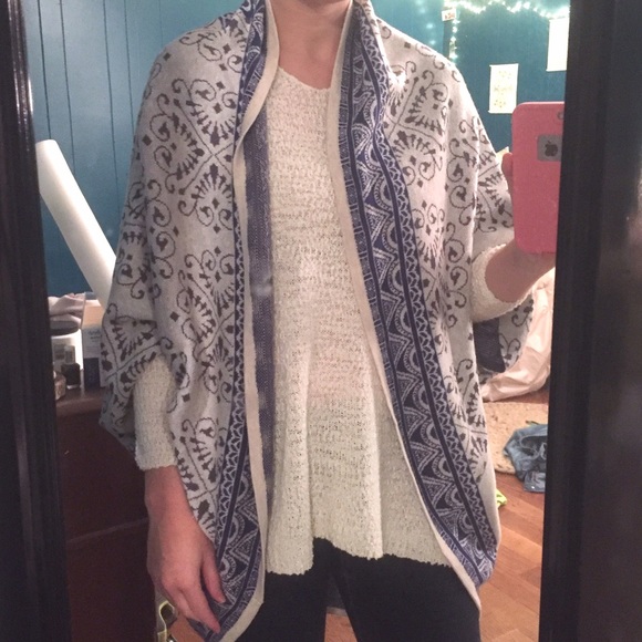 Cardigan/shaw