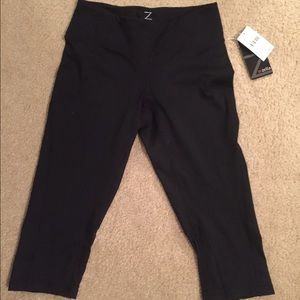 NWT Black Yoga Capri pants