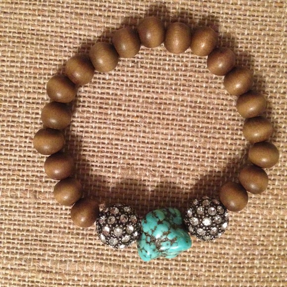 Bracelet of turquoise, pave & wooden beads. Small