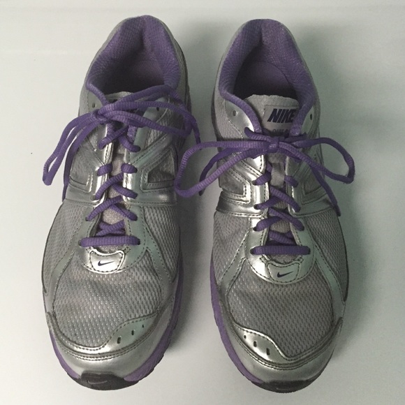 Women's Nike shoes size 11