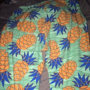 UNICORN ALERT PINEAPPLES OS LulaRoe