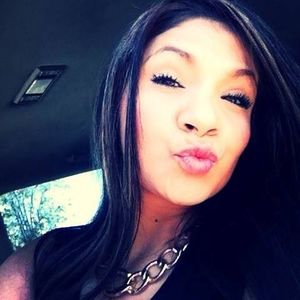 Meet your Posher, Corina