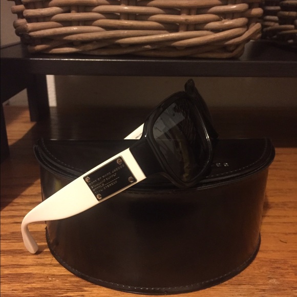 Marc Jacobs 075/S sunglasses.