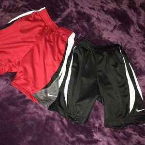 Set of two Nike shorts size 3T