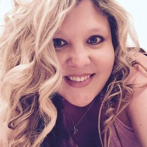 Meet your Posher, Adrianne