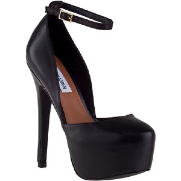 Brand New Steve Madden Black "Deeny" 8.5