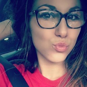 Meet your Posher, Michaela