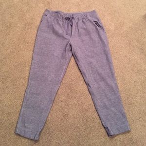 Lululemon cropped/ankle trouser