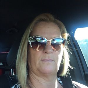 Meet your Posher, Beth