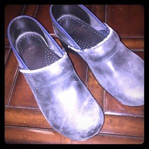 Dansko midnight blue comfy shoes.