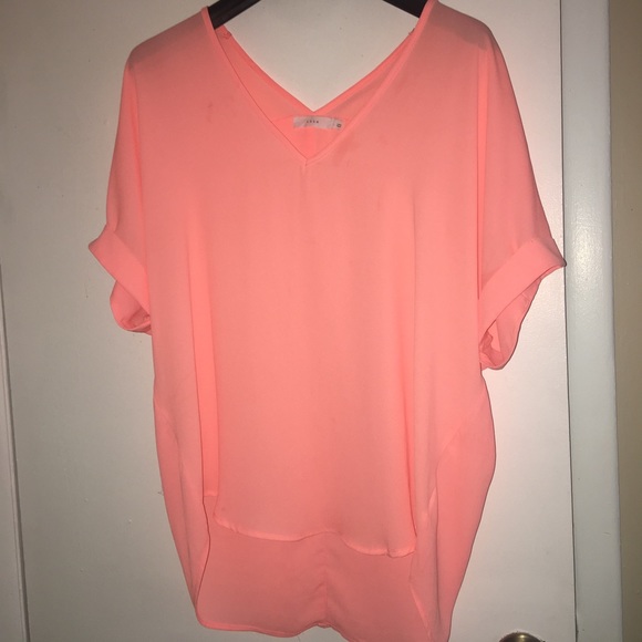 Lush Coral High Low Top
