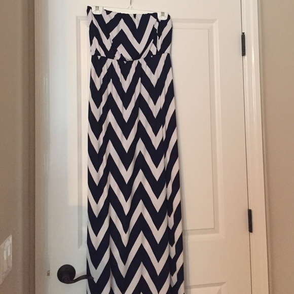 Maxi dress size small in navy and white
