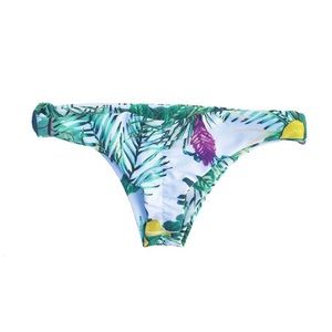 NWT Stone fox swim cai bottom