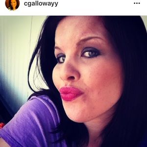 Meet your Posher, Caitlin