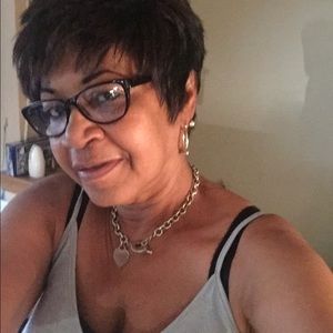 Meet your Posher, Sharon