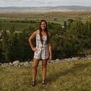 Meet your Posher, Katelyn