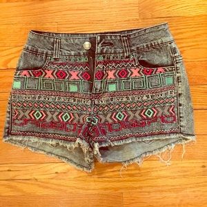 High waisted denim shirts with pattern on front