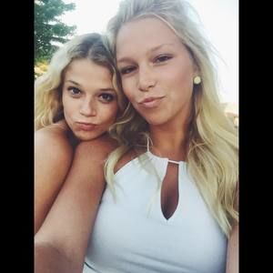 Meet your Posher, Holly