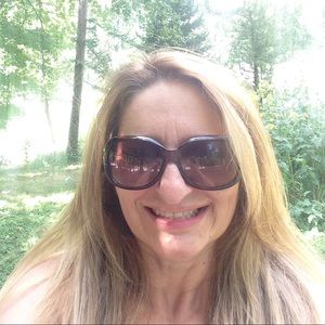 Meet your Posher, Erlania