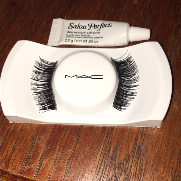 MAC EYELASHES