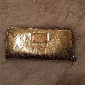 Michael kors wallet