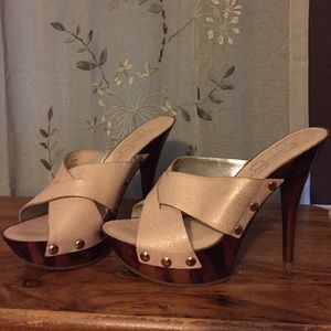 Jessica Simpson heels