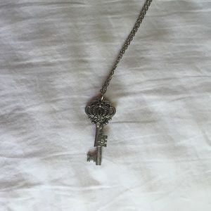 Long key necklace