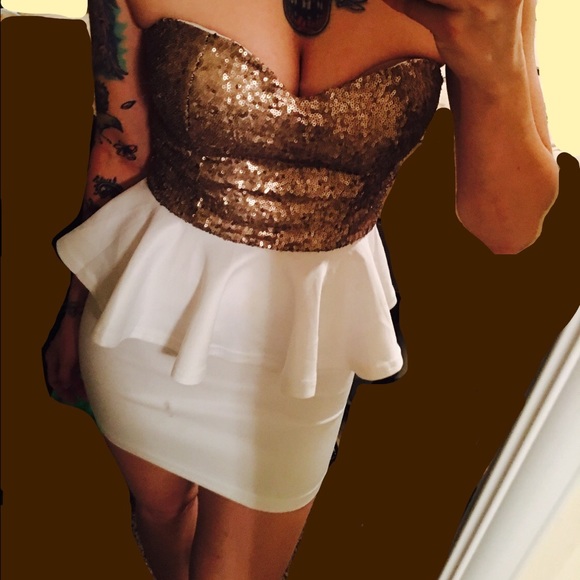 Gold and white strapless dress sz.S