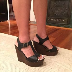 Candie's Black Wedges
