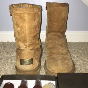 Ugg Short Zippered Boot Chestnut