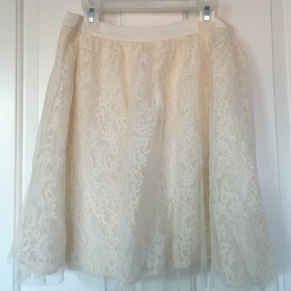 Cream lace zip up skirt