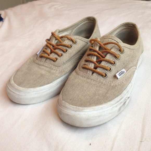 Vans - Picture 2 of 4