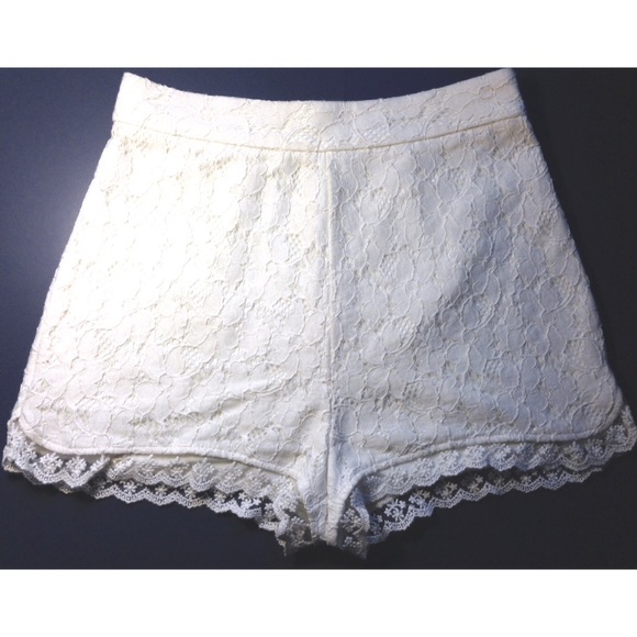 Kimchi Blue White Lace Shorts NWOT