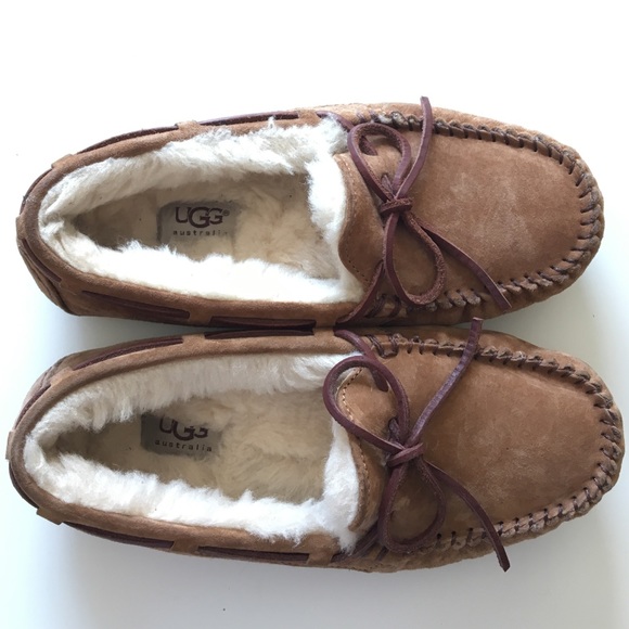 Ugg Australia Women's Dakota Moccasin in Chestnut