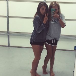 Meet your Posher, Ava