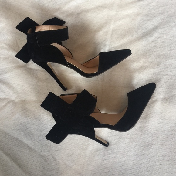 Black velvet bow women's heels