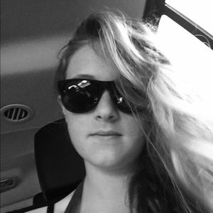 Meet your Posher, Mackenzie