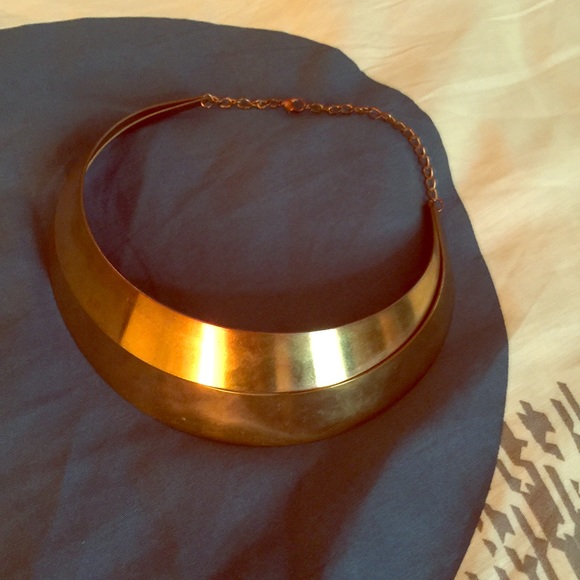 Choker necklace