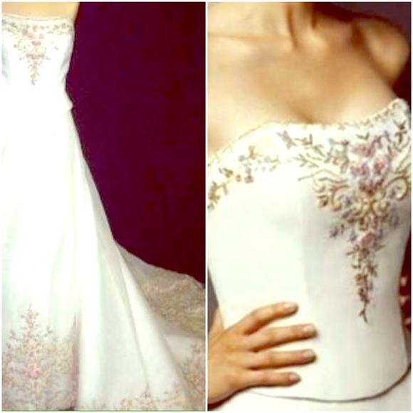 Dresses & Skirts - Two piece A-line Wedding Dress Size 8 Dresses & Skirts - Two piece A-line Wedding Dress Size 8