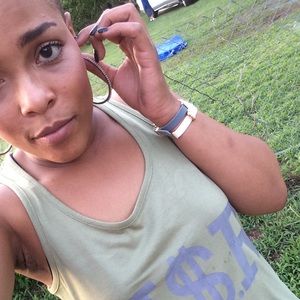 Meet your Posher, Nikkia