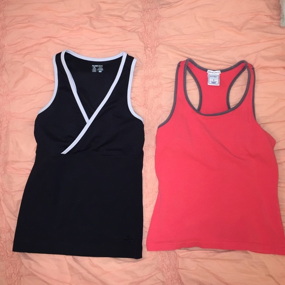Old navy workout bundle black and red tank tops