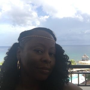 Meet your Posher, Max