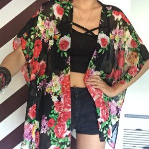 NWOT Floral kimono