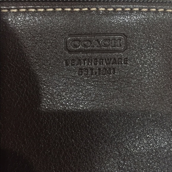 ❌SOLD❌ NWT Coach Wristlet - Picture 2 of 4