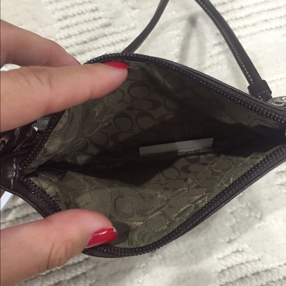 ❌SOLD❌ NWT Coach Wristlet - Picture 4 of 4
