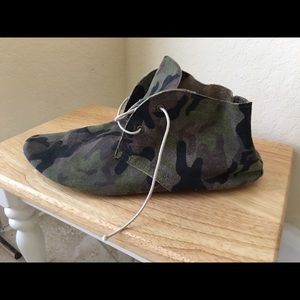 Camo flat booties size 9