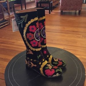 Suzani embroidered boots